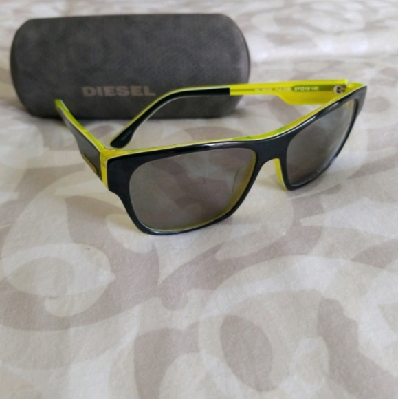 Diesel sunglasses - Picture 9 of 10